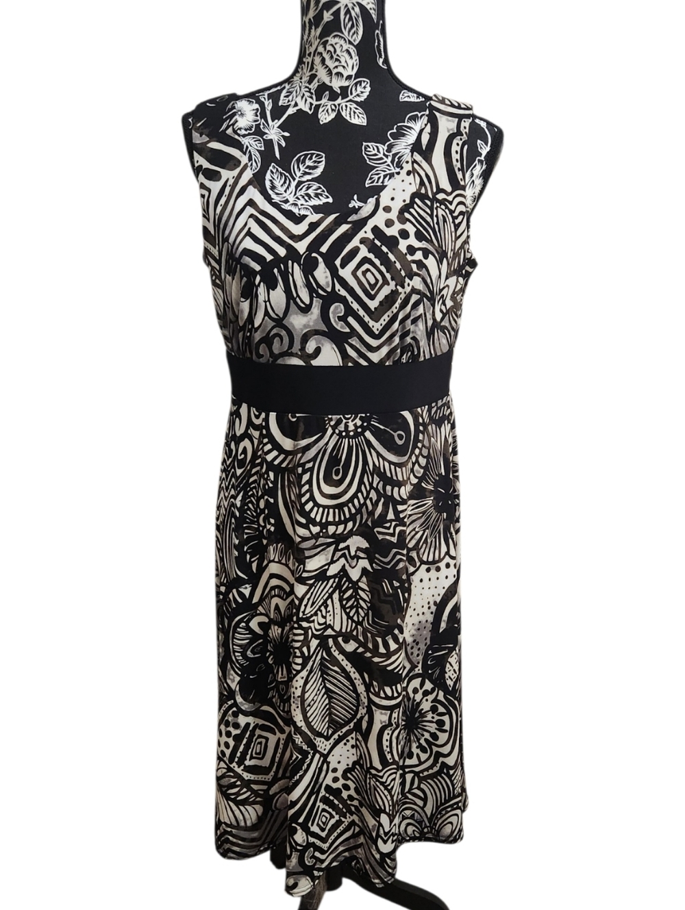 R&M Richards Petite Sleeveless Black and Cream Printed Midi Dress with Waistband